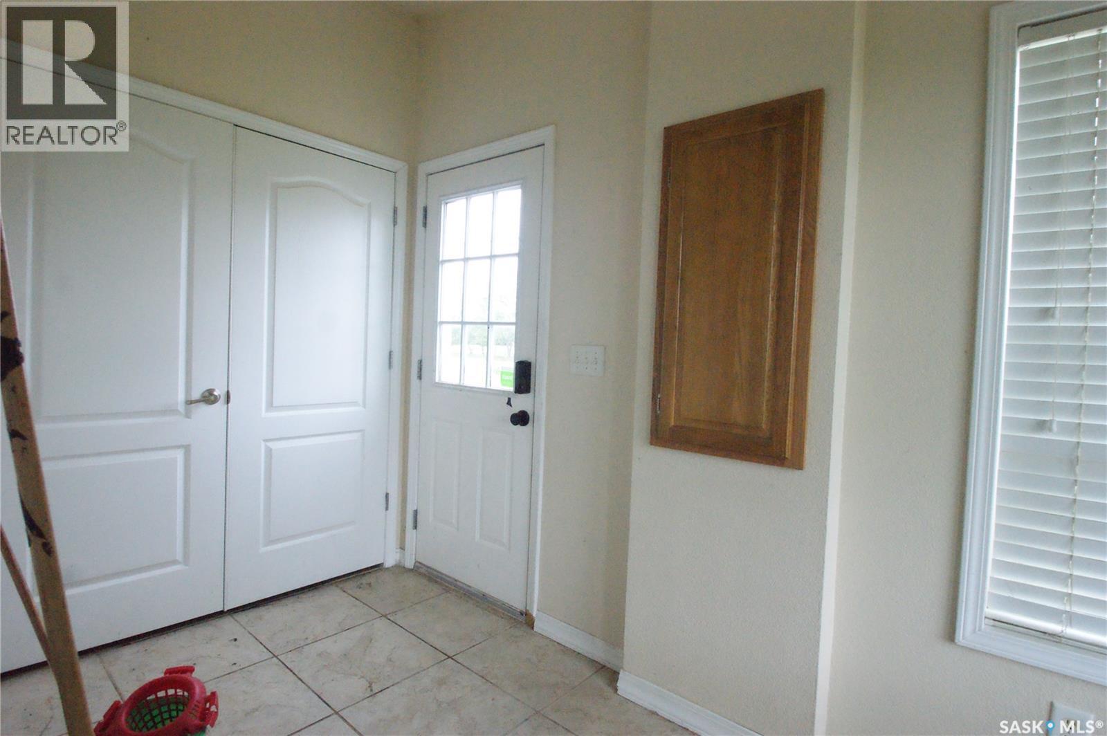 1 Prairie View CRESCENT