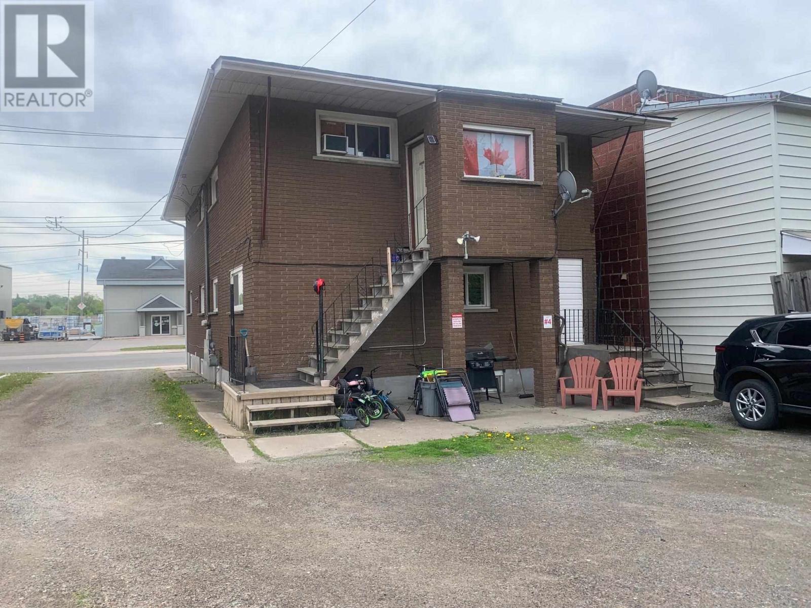 485 Wellington ST W