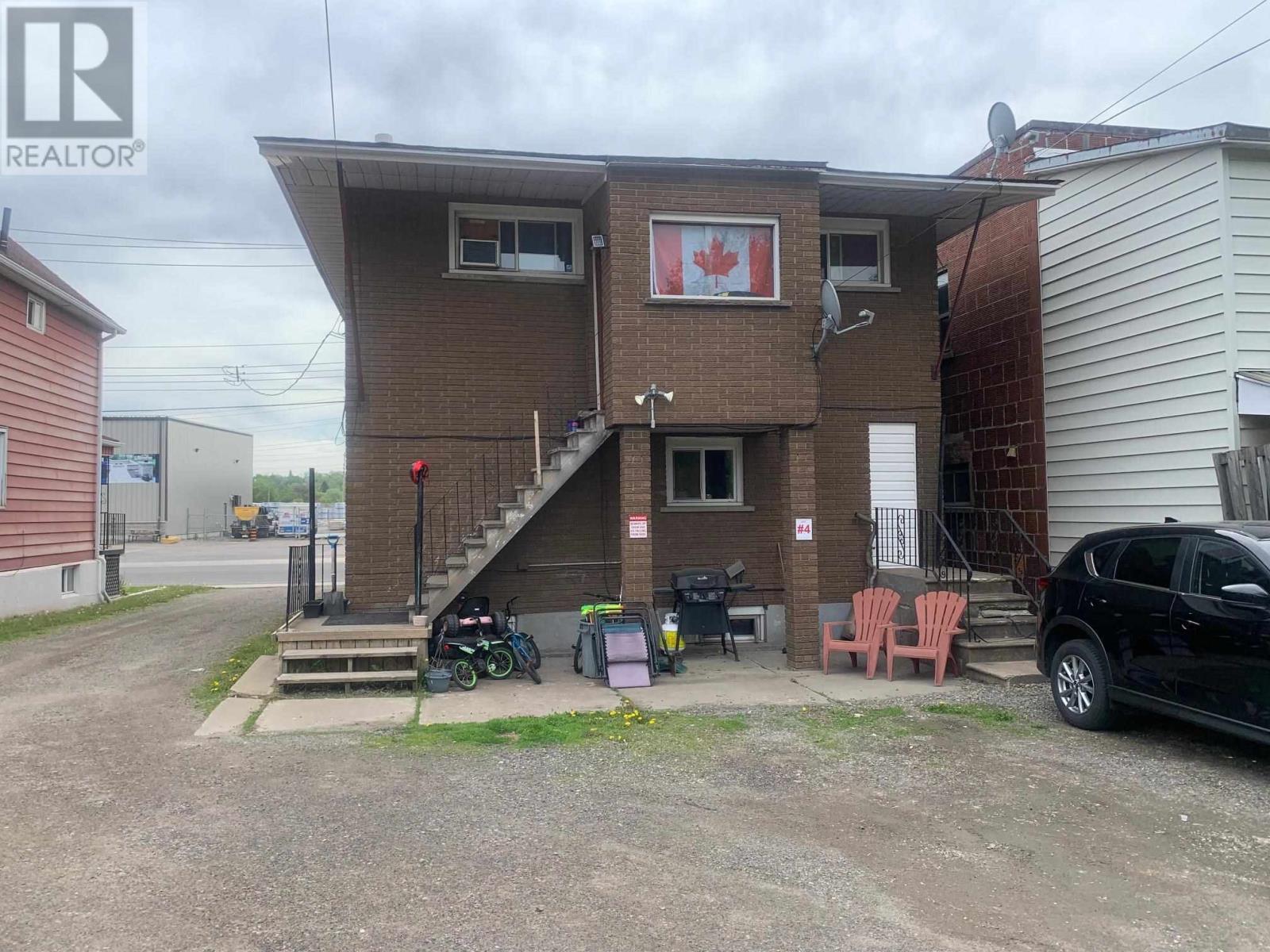485 Wellington ST W