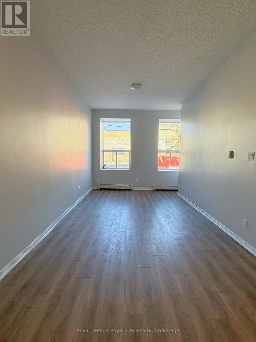 1 - 116 WYNDHAM STREET N