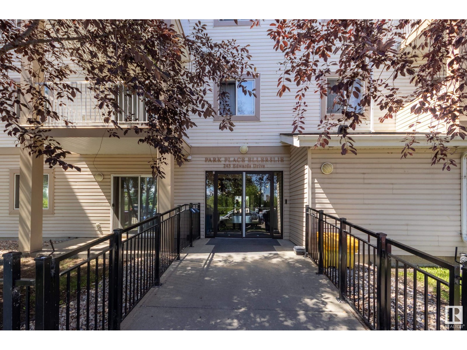 #209 245 EDWARDS DR SW