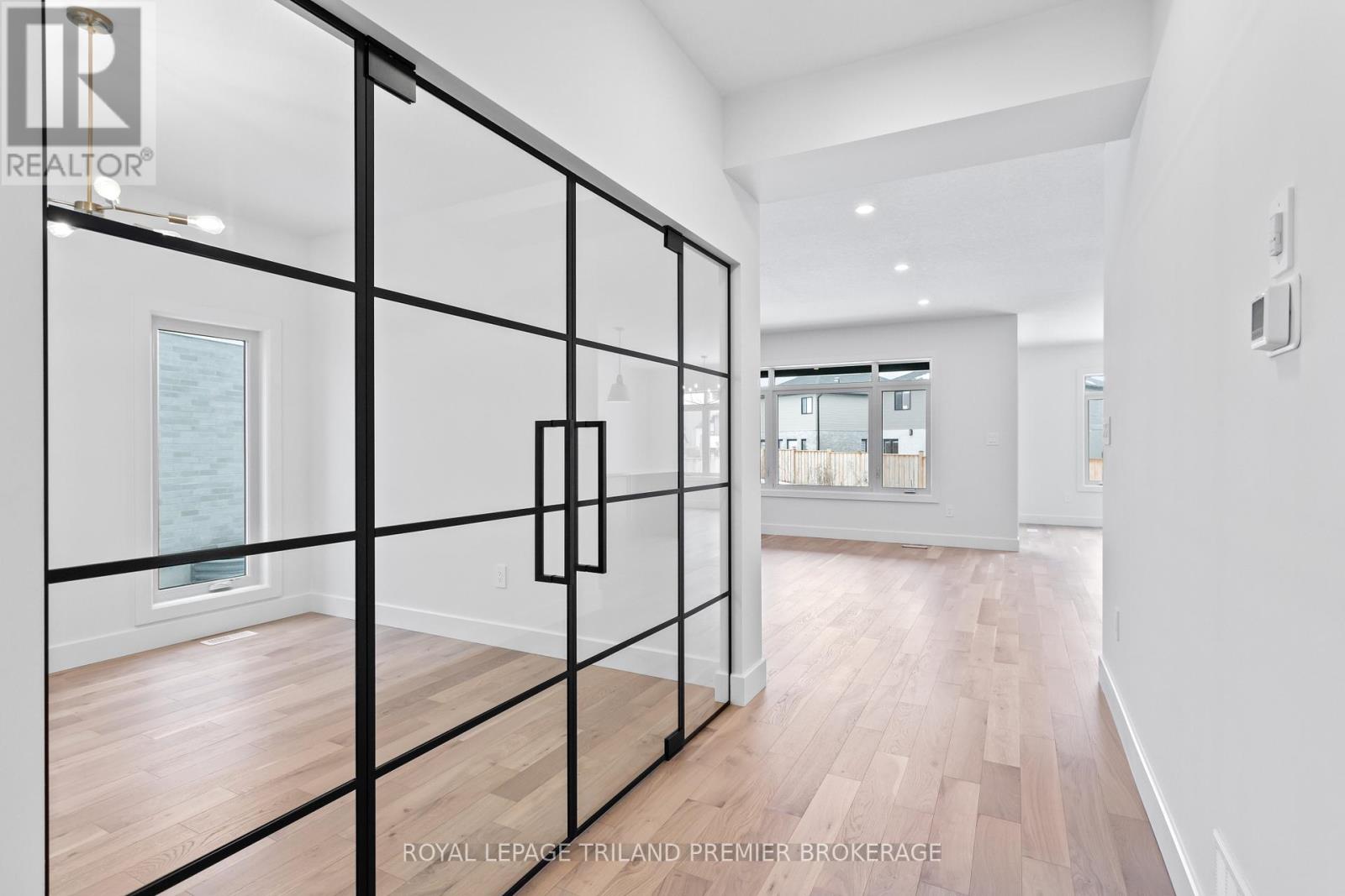 1382 BUSH HILL LINK