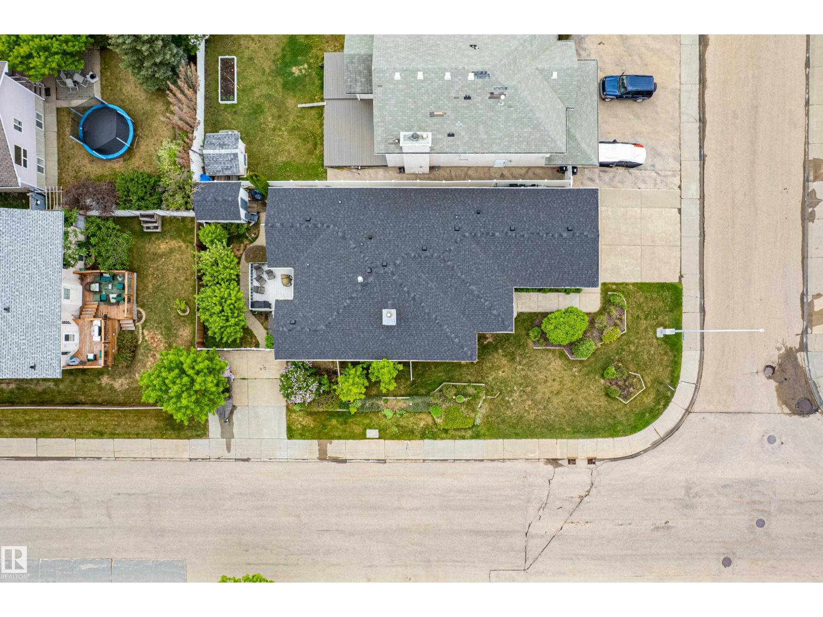 7020 157 AV NW