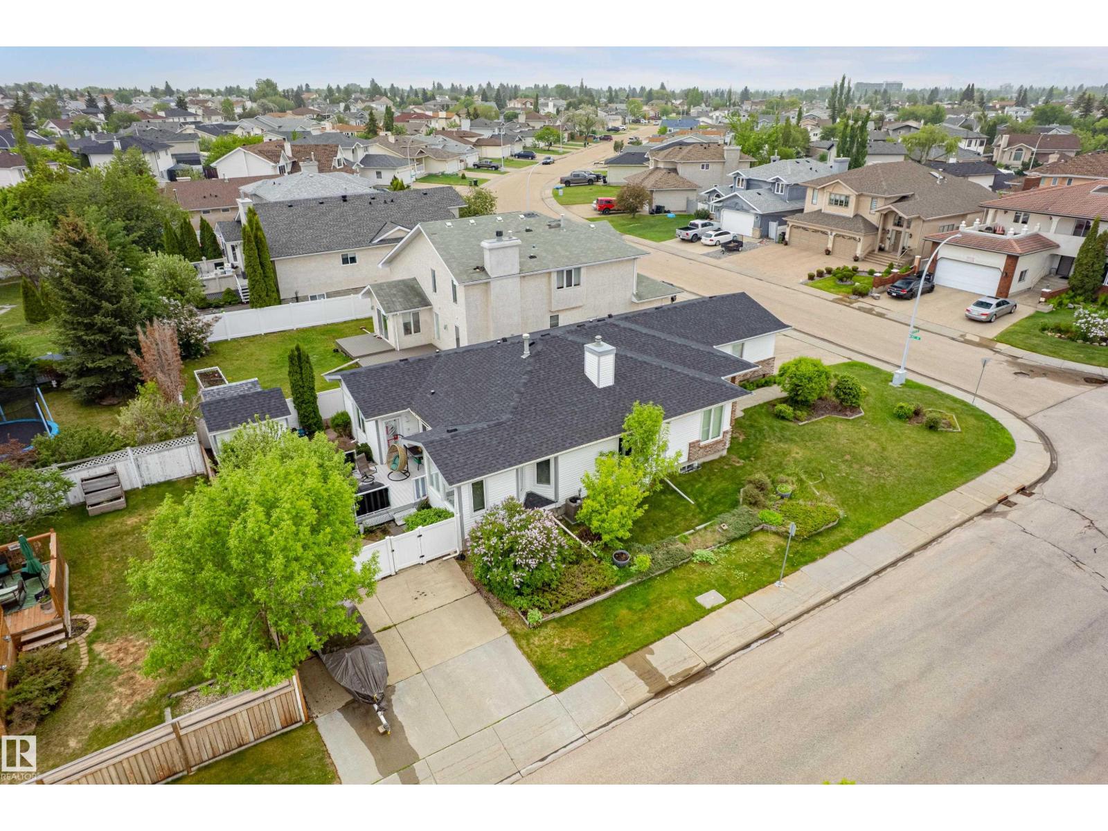7020 157 AV NW