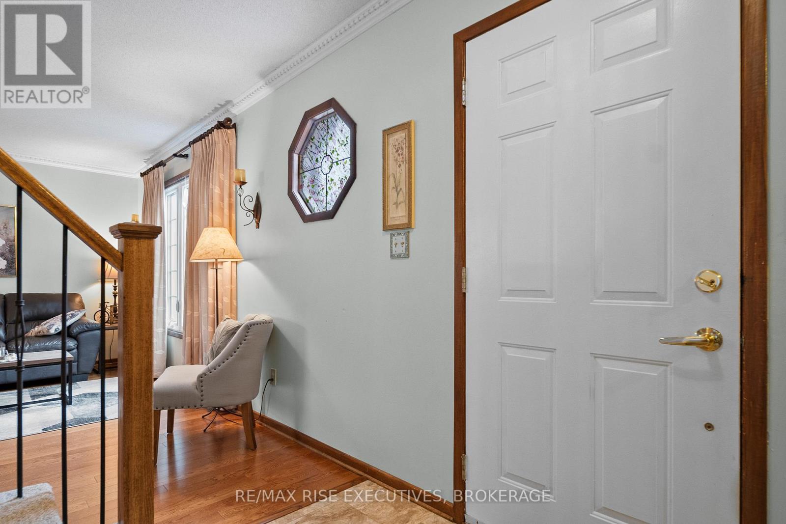 127 NICHOLSON CRESCENT