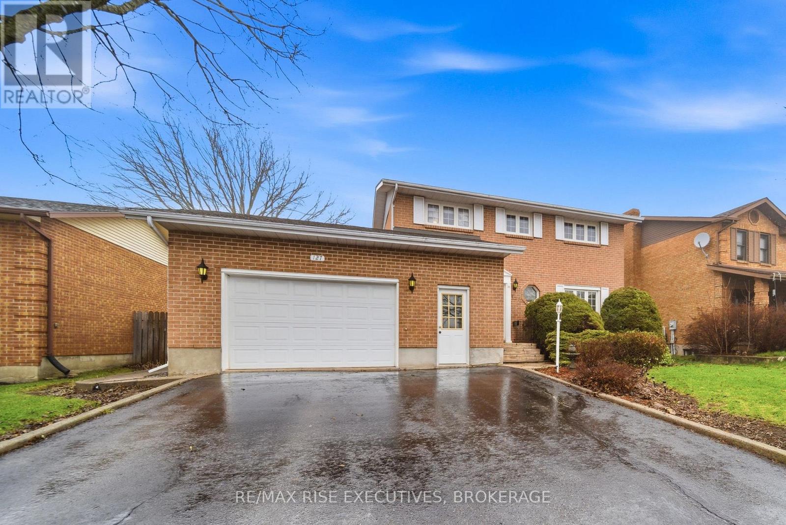 127 NICHOLSON CRESCENT