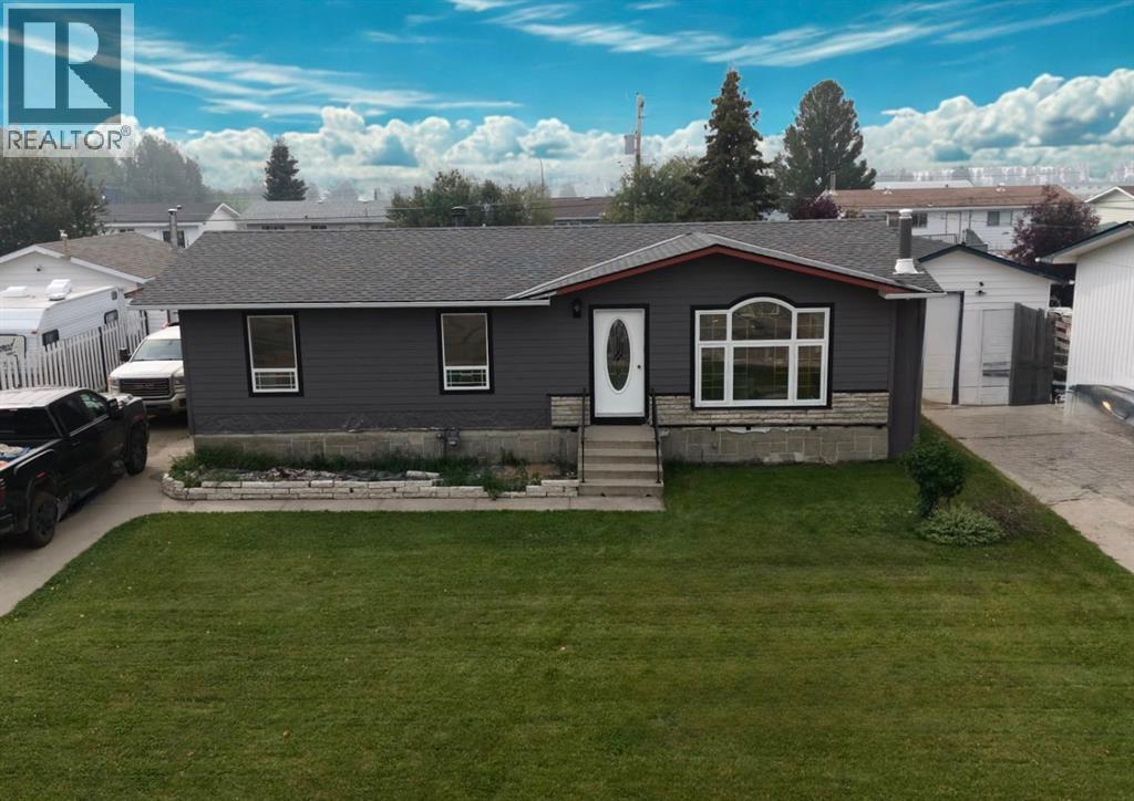 Photo 1 of 13 — 27 Centenial Crescent, Swan Hills, AB T0G2C0