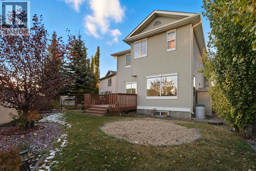 64 Cougarstone Square SW