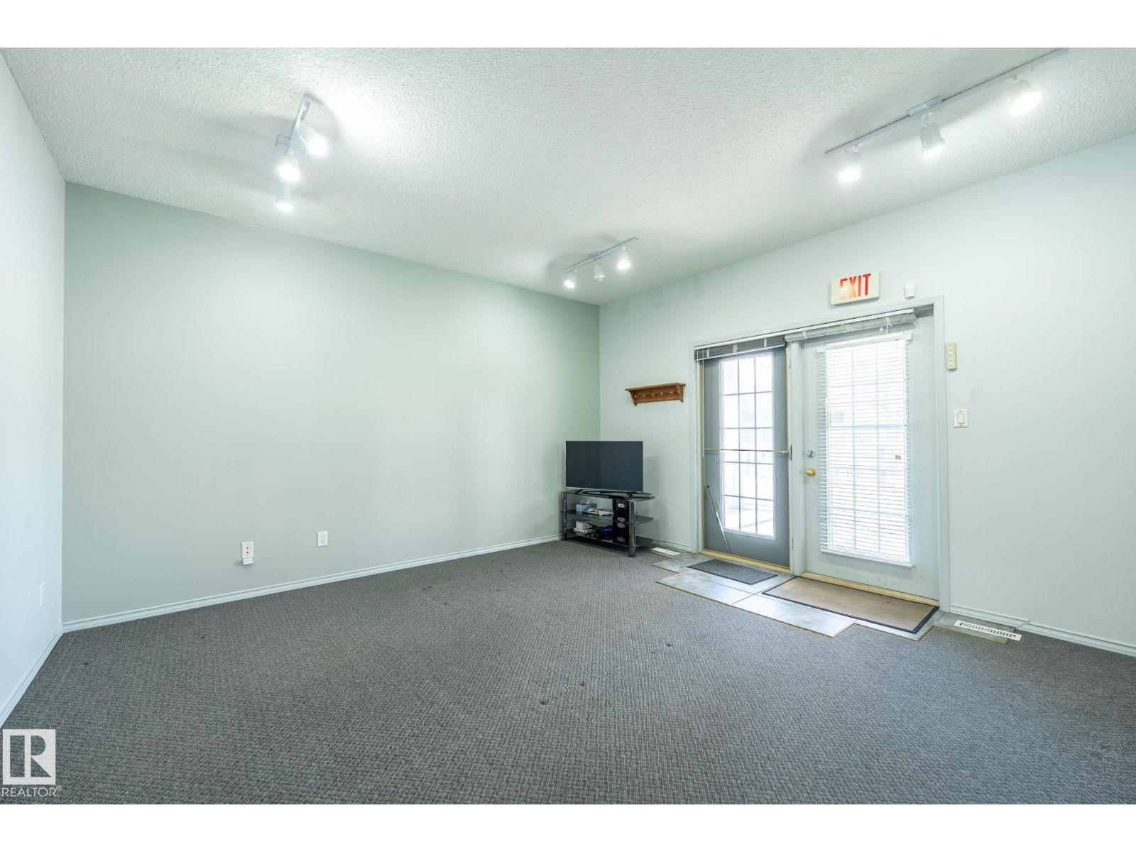 #3 10235 111 ST NW