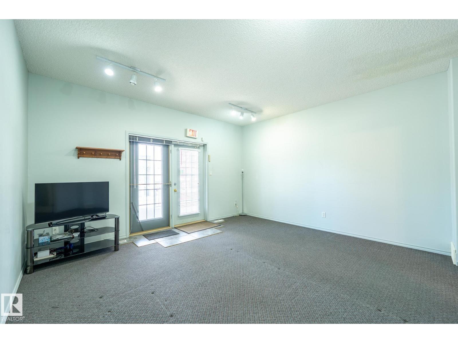 #3 10235 111 ST NW