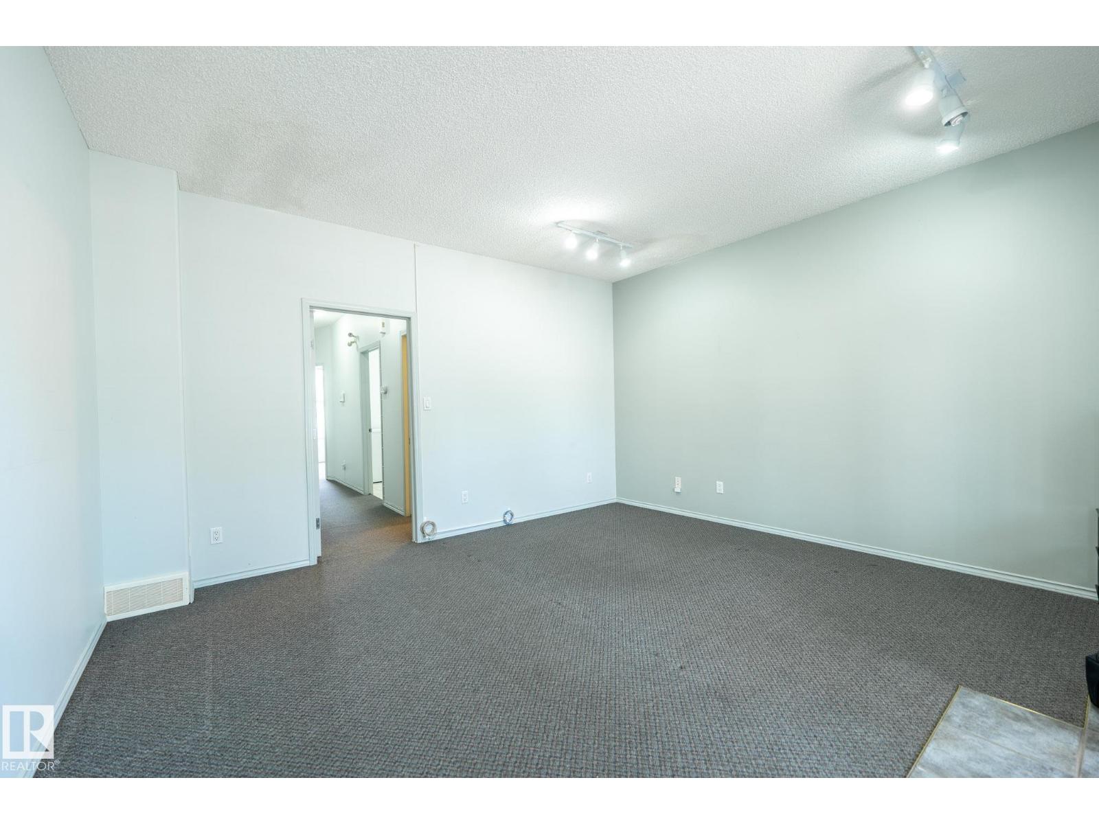 #3 10235 111 ST NW