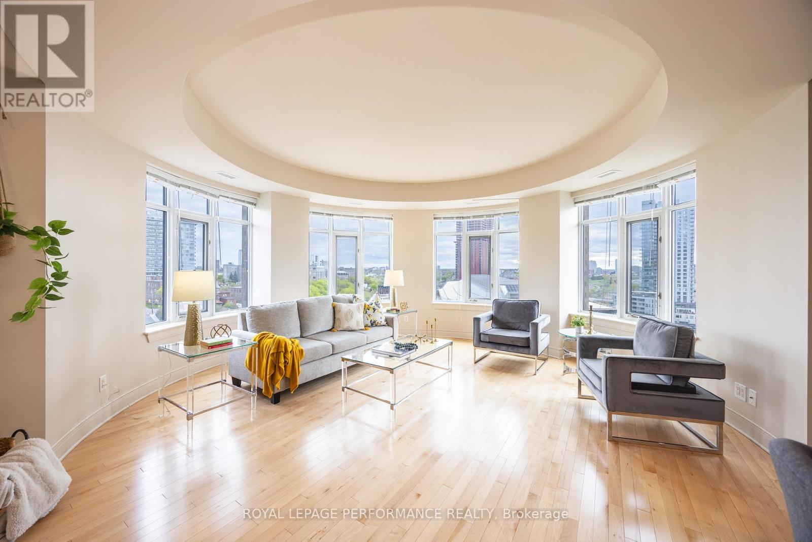 1006 - 95 BRONSON AVENUE