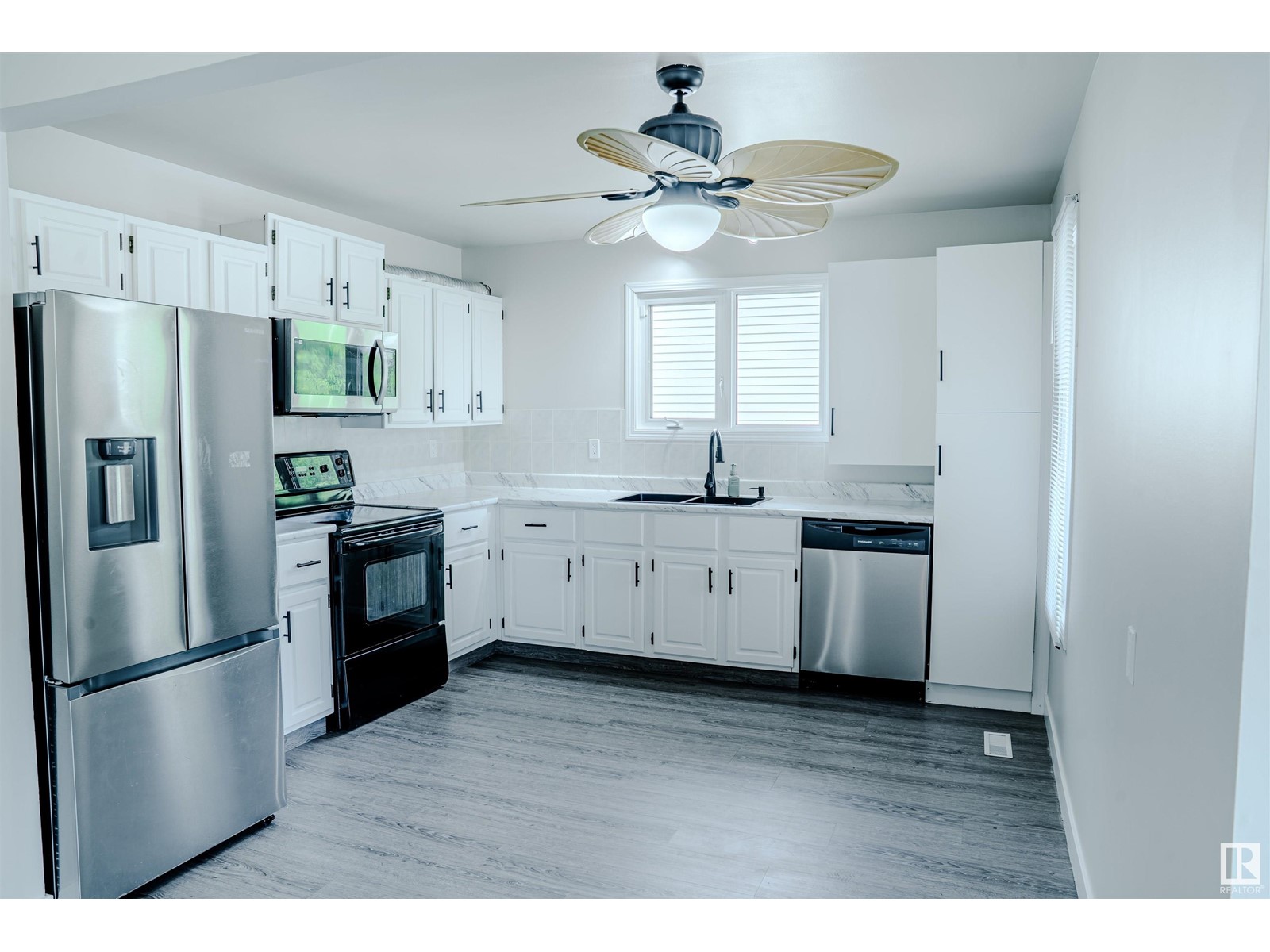 1240 65 ST NW