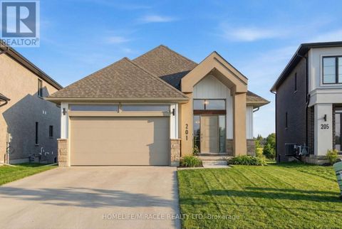 201 DEMPSEY DRIVE Stratford ON N5A0K5