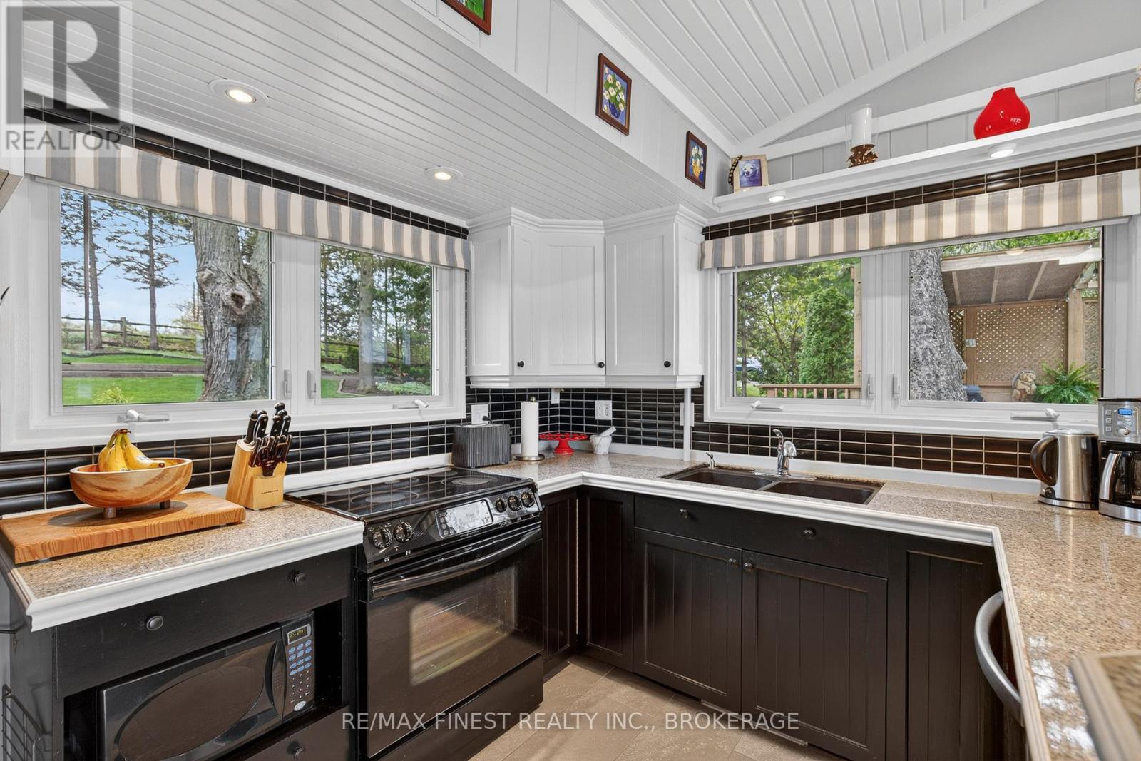 77 HICKORY LANE