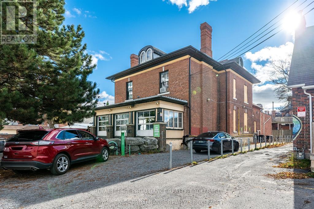 2 - 506 PRINCESS STREET