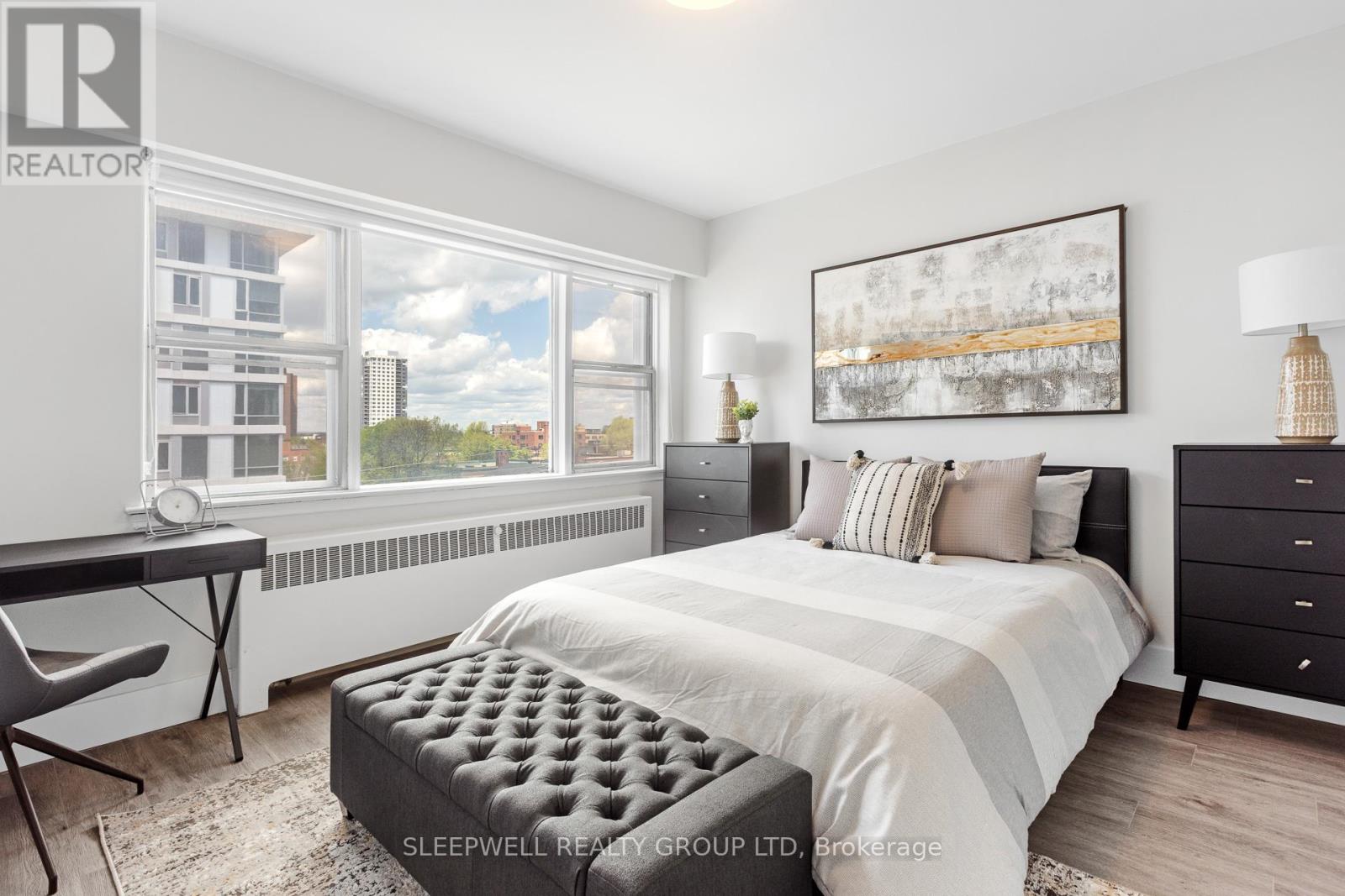 280 LAURIER AVENUE E