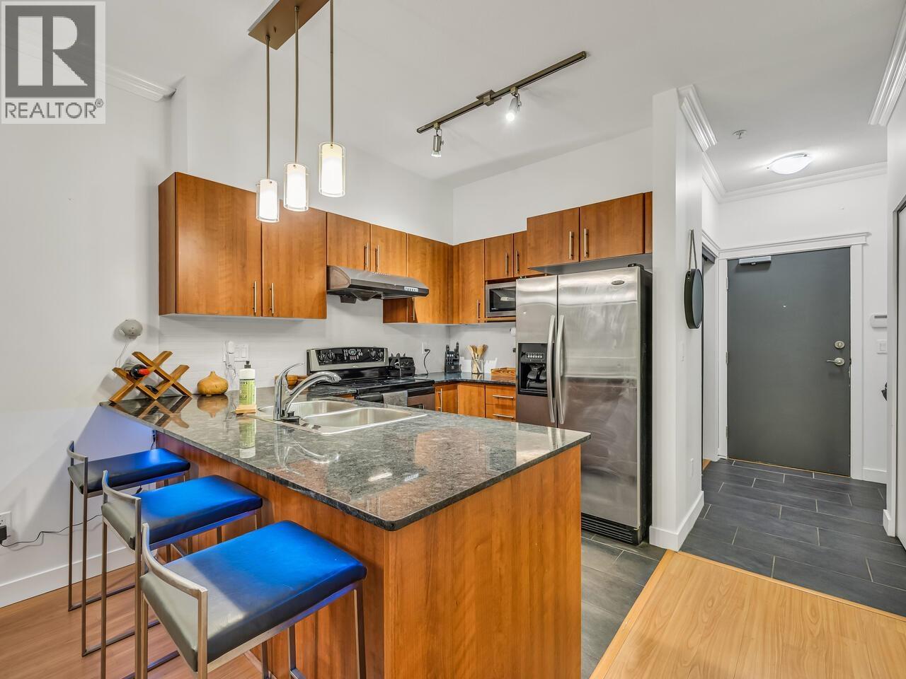 119 1633 MACKAY AVENUE