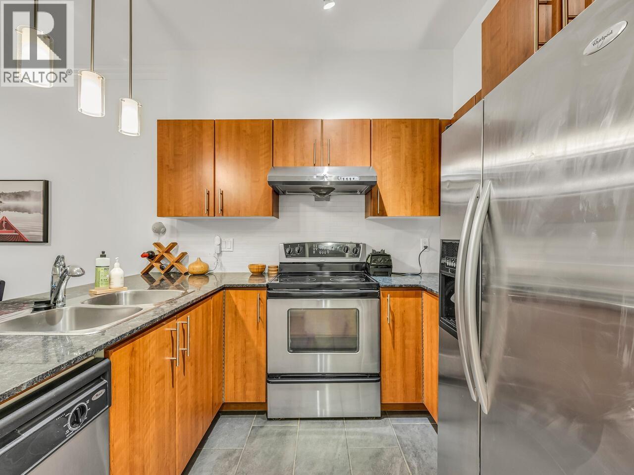 119 1633 MACKAY AVENUE