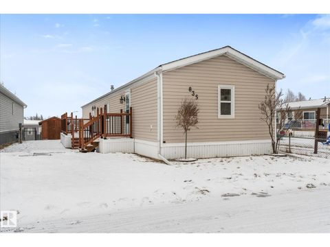 835 53222 Range Road 272 Rural Parkland County AB T7X3R2