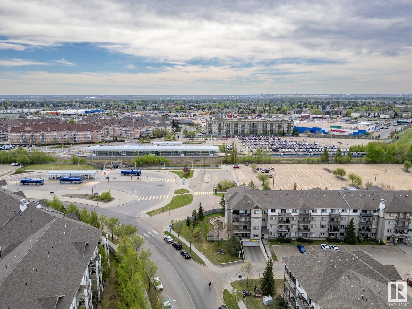 #407 309 CLAREVIEW STATION DR NW