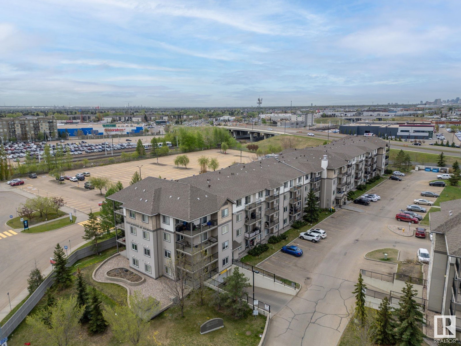 #407 309 CLAREVIEW STATION DR NW