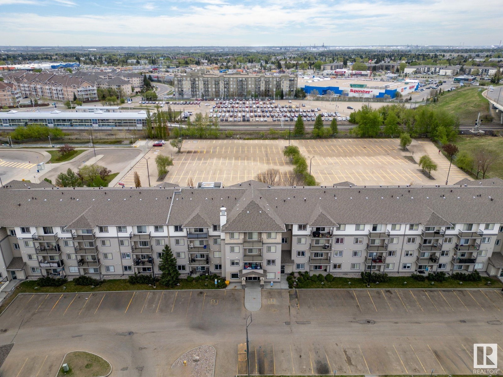#407 309 CLAREVIEW STATION DR NW