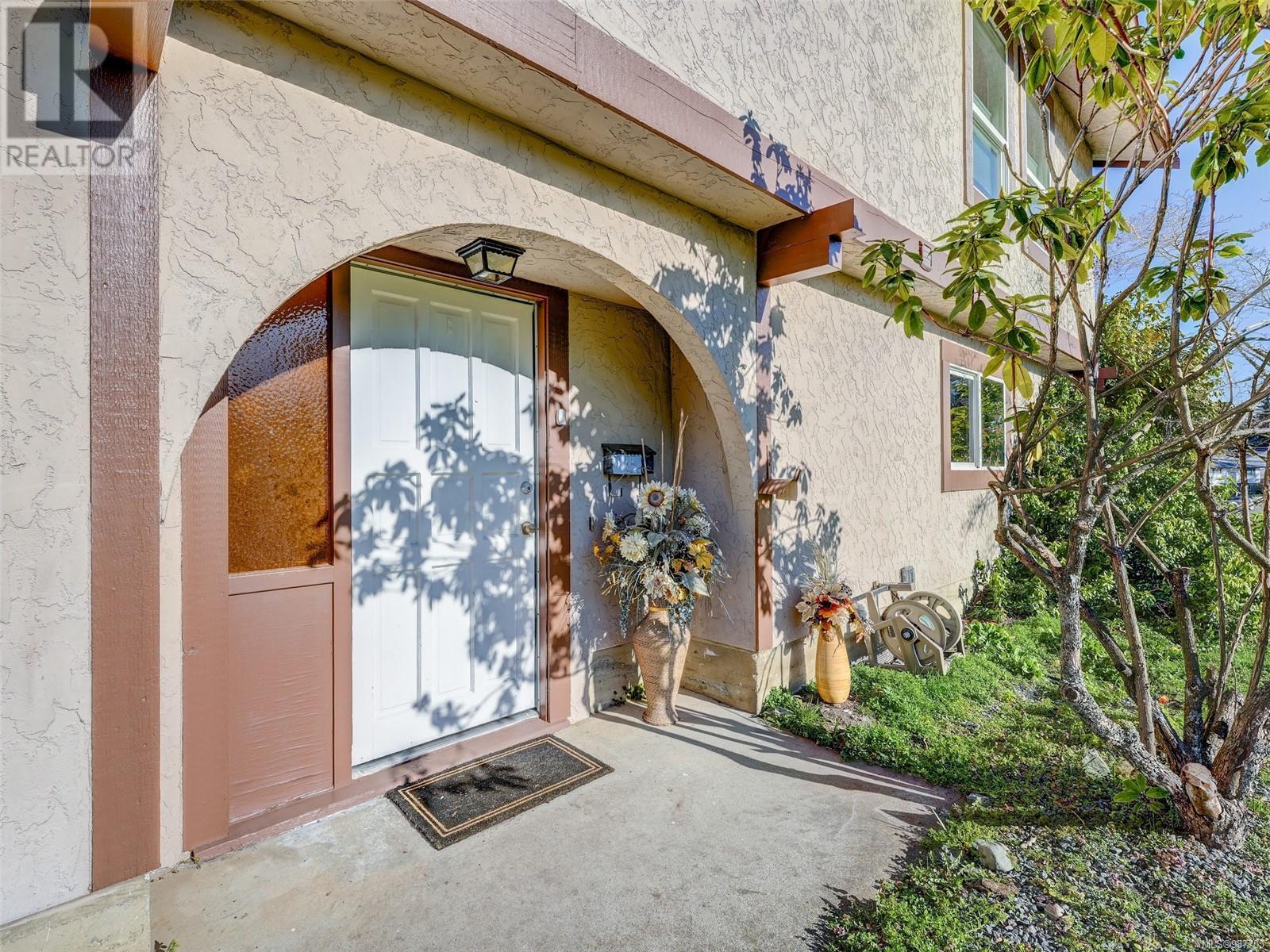524 Stornoway Dr