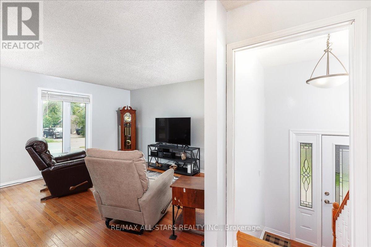 166 SILAS BOULEVARD