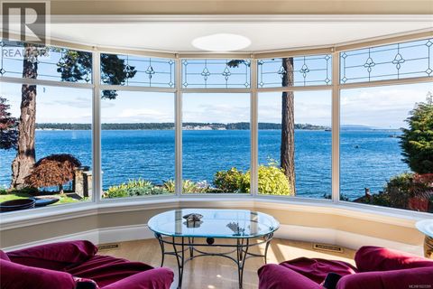 2555 Newman Rd Central Saanich BC V8M1V1