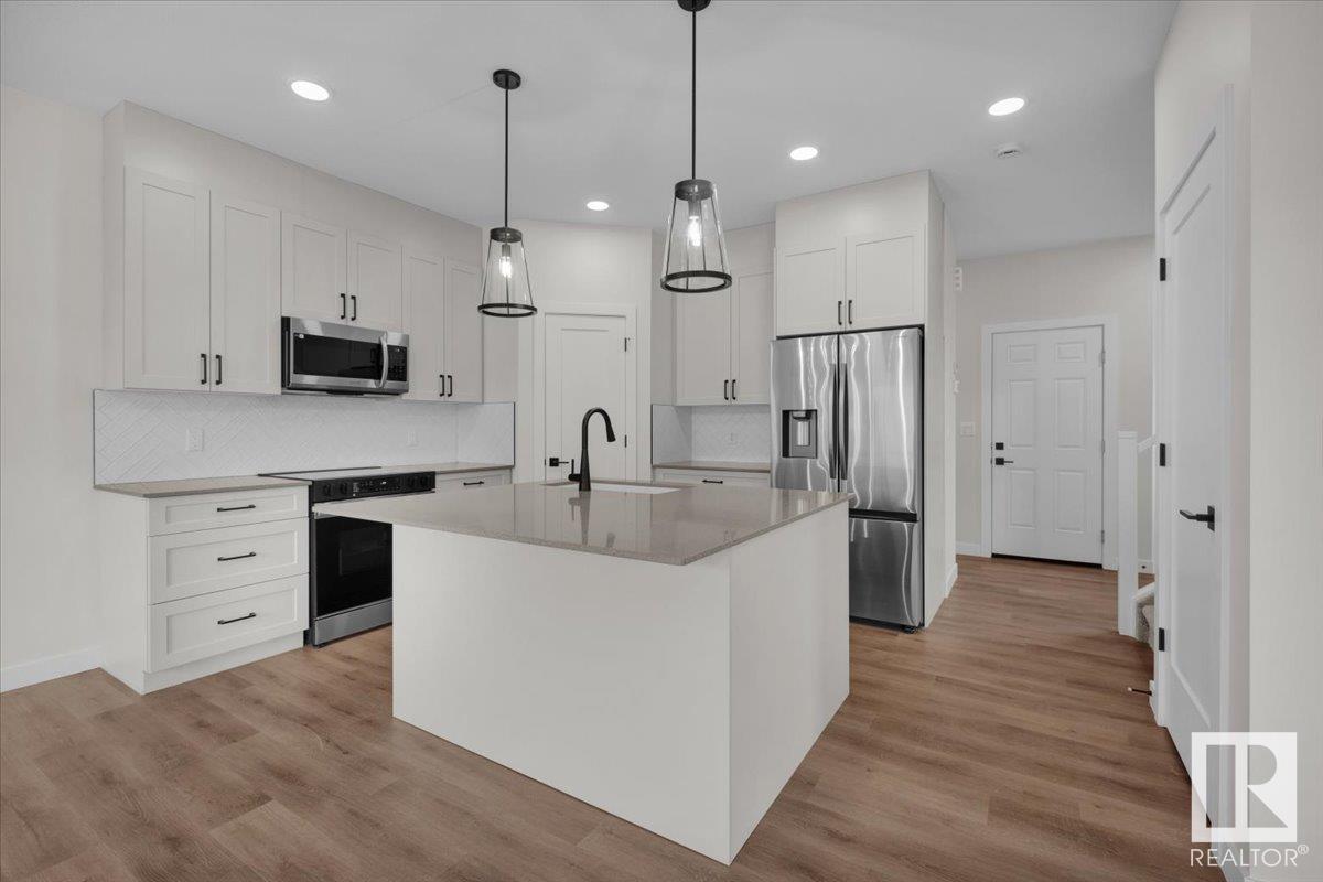 163 CALEDON CR