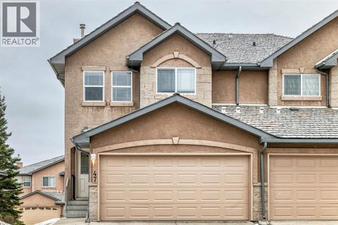 47 Royal Crest Court NW Calgary AB T3G5W3