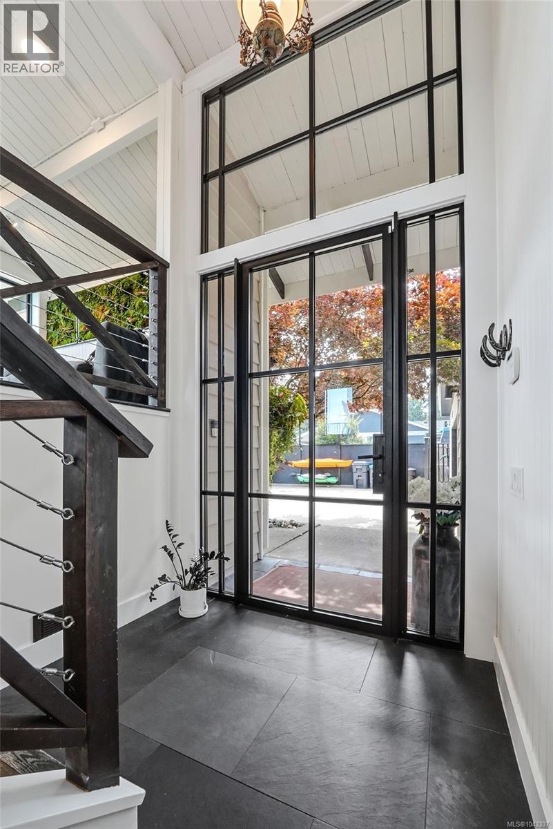 654 Hawthorne Rise