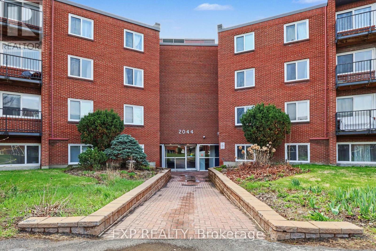 Photo 1 of 12 — 405A - 2044 ARROWSMITH DRIVE Unit 405A, Ottawa, ON K1J7V8