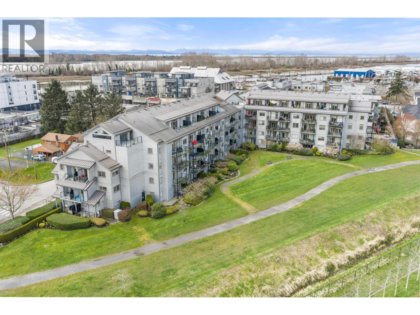 202 6233 LONDON ROAD