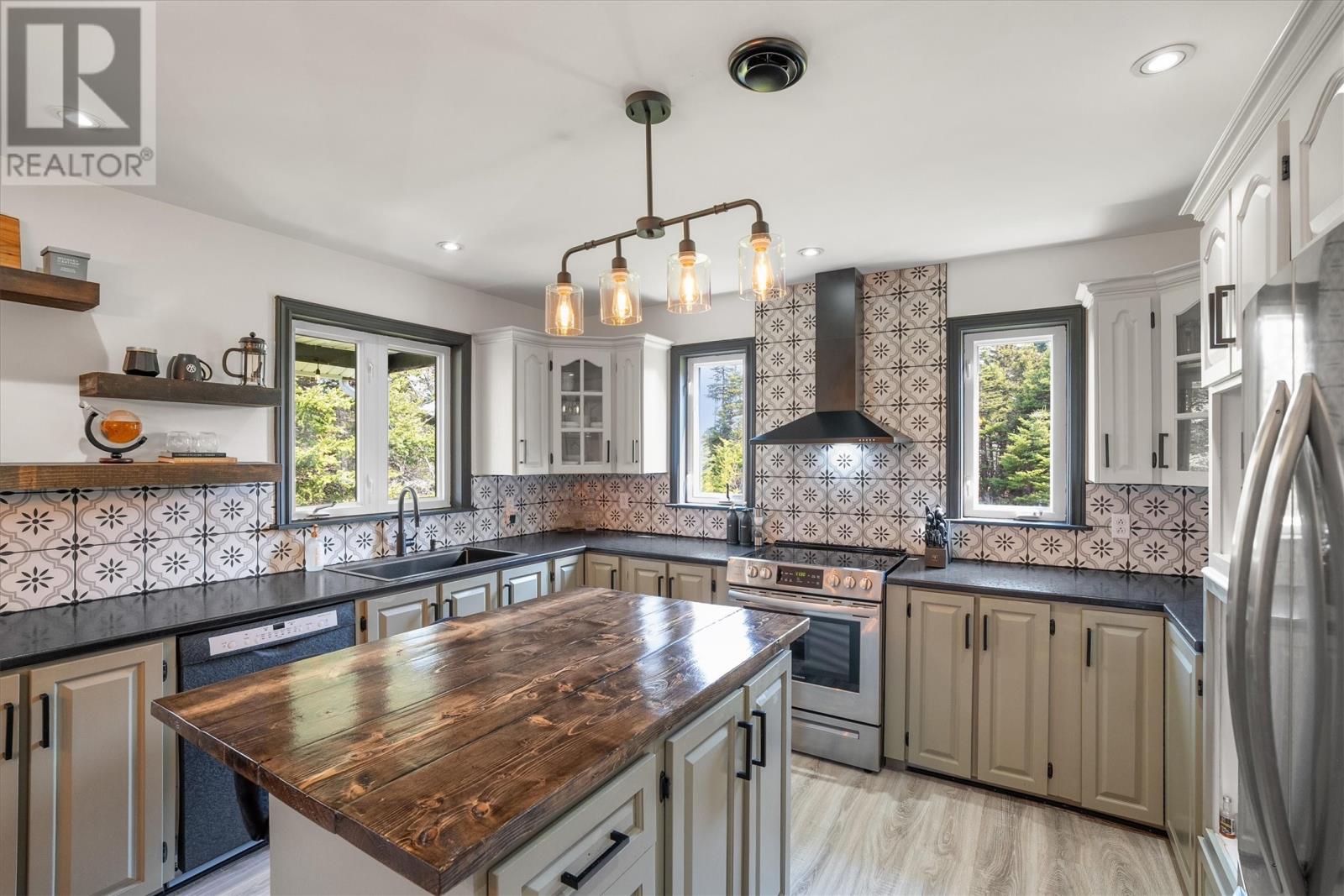 40 Whiteway’s Pond Road