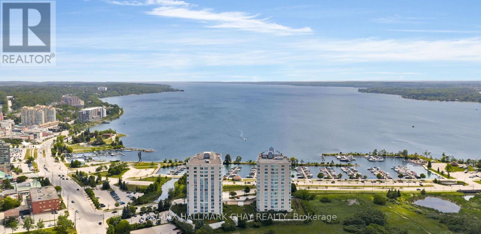 910 - 2 TORONTO STREET