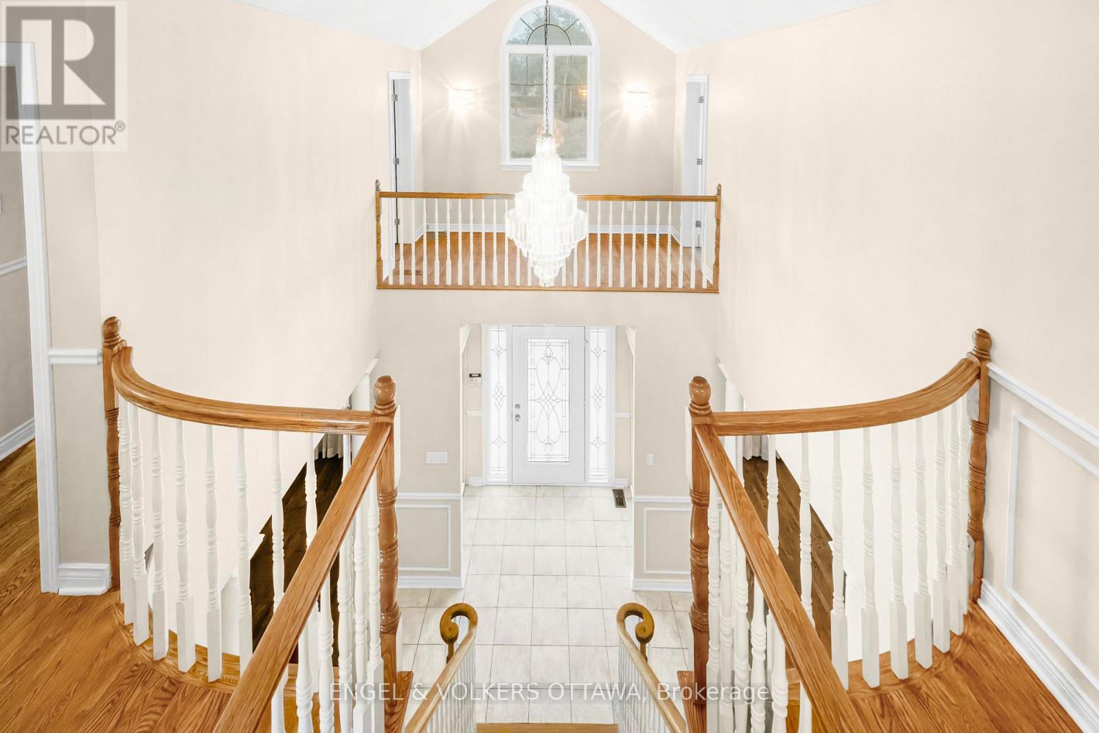 5 CASSONE COURT