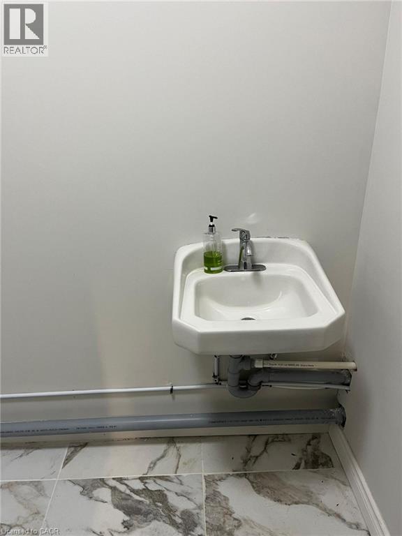 1100 COMMISSIONERS Road E