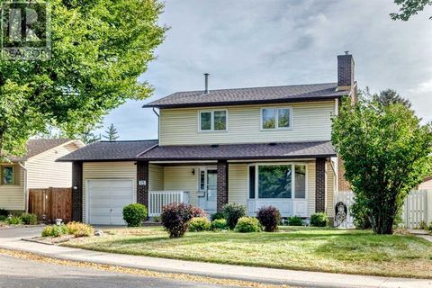 15 Whitewood Bay NE Calgary AB T1Y3N3