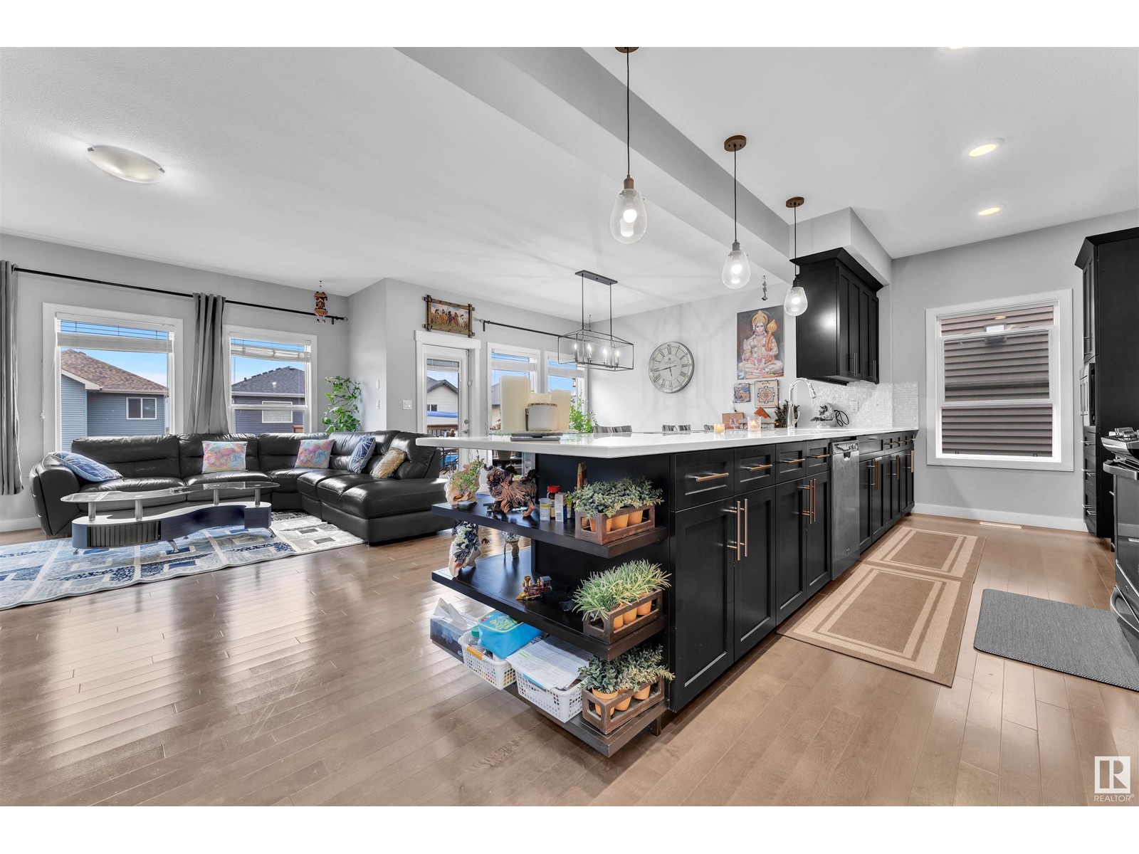 4104 6 AV SW