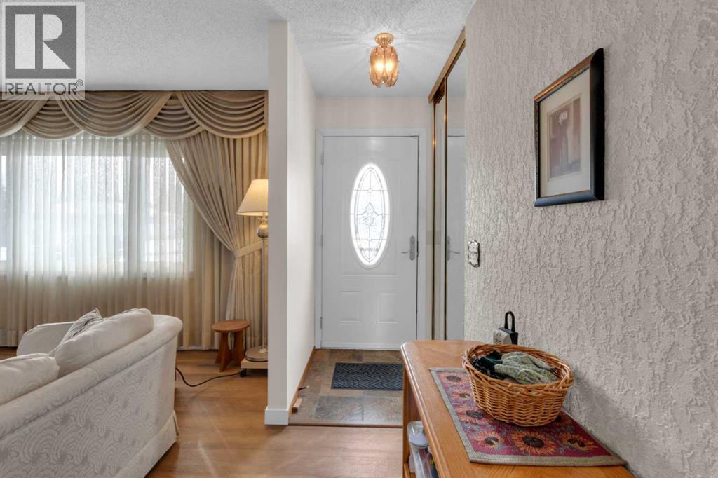 6004 Maddock Drive NE