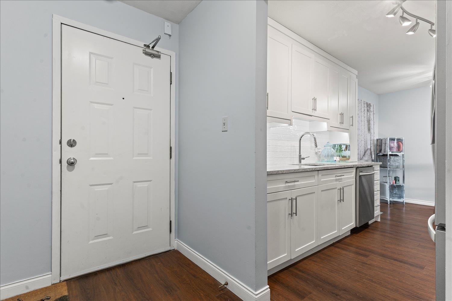 103 2567 VICTORIA STREET