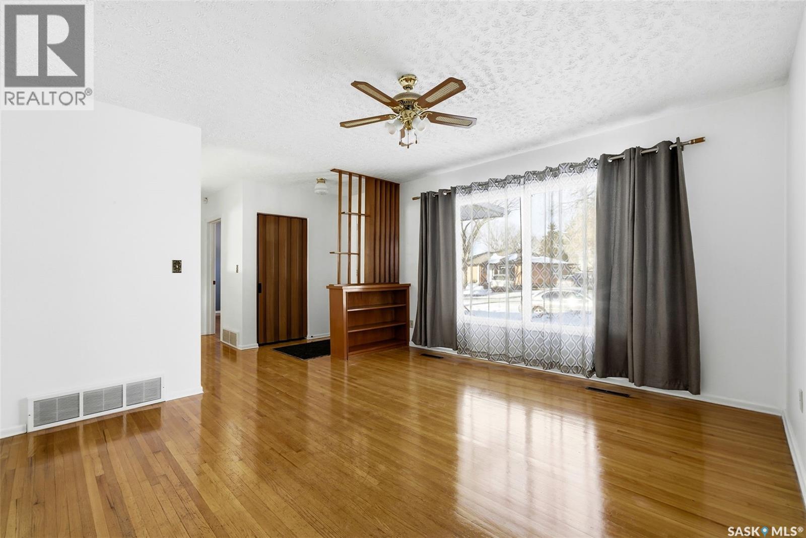 3213 Patricia AVENUE