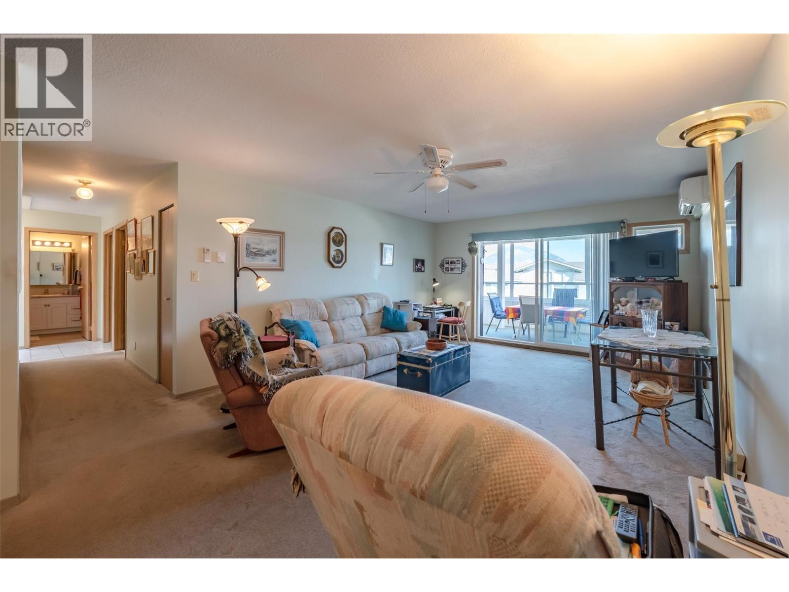 195 Warren Avenue W Unit# 406