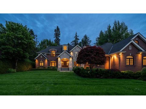 13560 27 AVENUE Surrey BC V4P1Z4