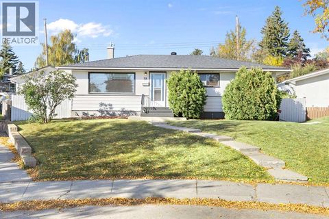 58 Kingsland Place SW Calgary AB T2V2J9