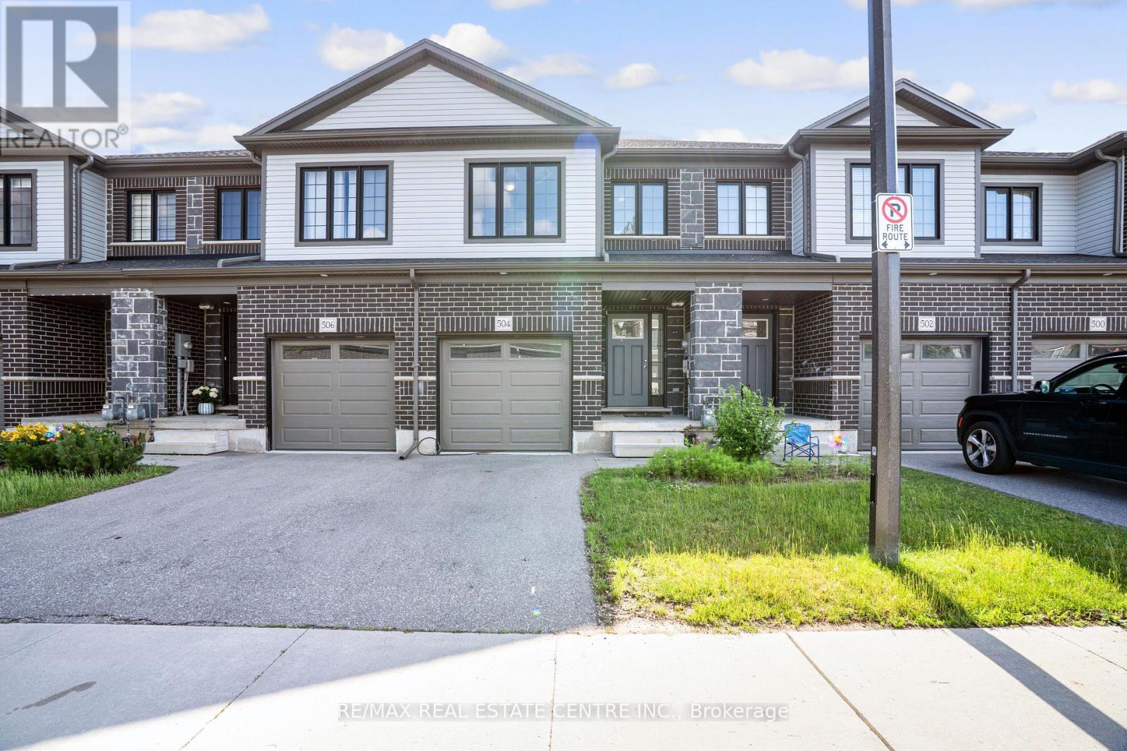 504 WOODLEA COURT