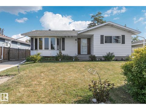 3 WILSON CR Sherwood Park AB T8A3L1