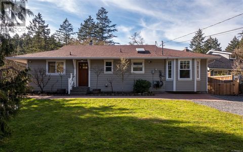 6676 Woodward Dr Central Saanich BC V8M1A7